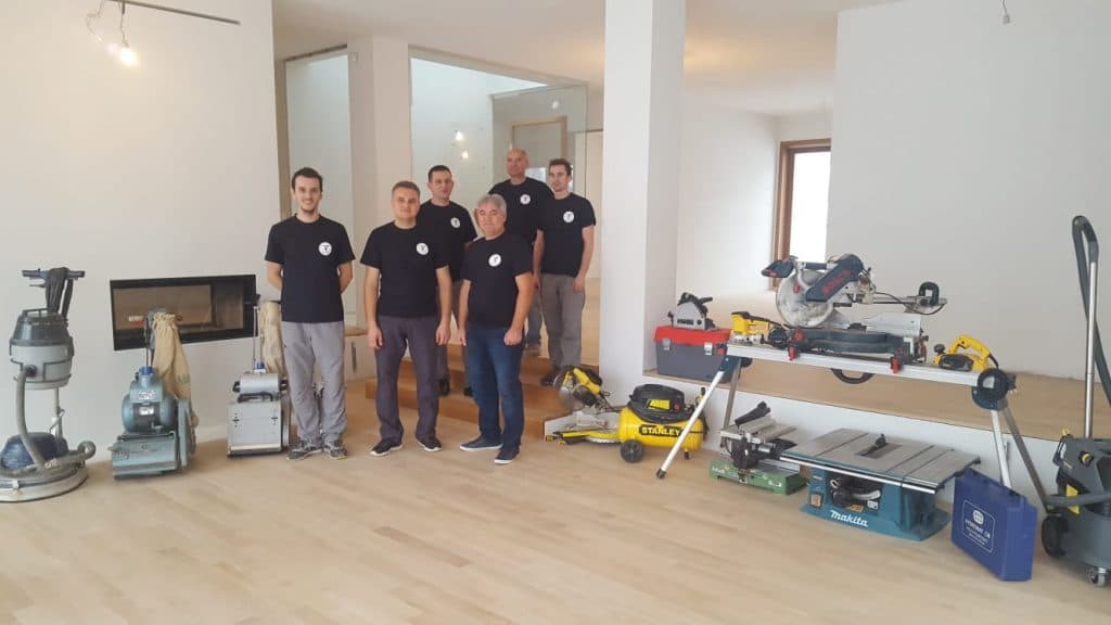 Echipa Total Parquet la lucru