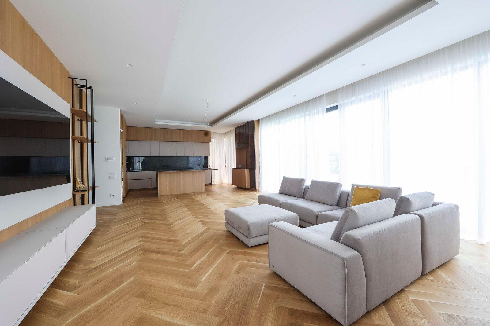 Parchet montat în model herringbone